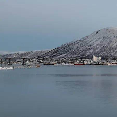 Moderne Pa Ytre Strandkanten Apartment Tromso